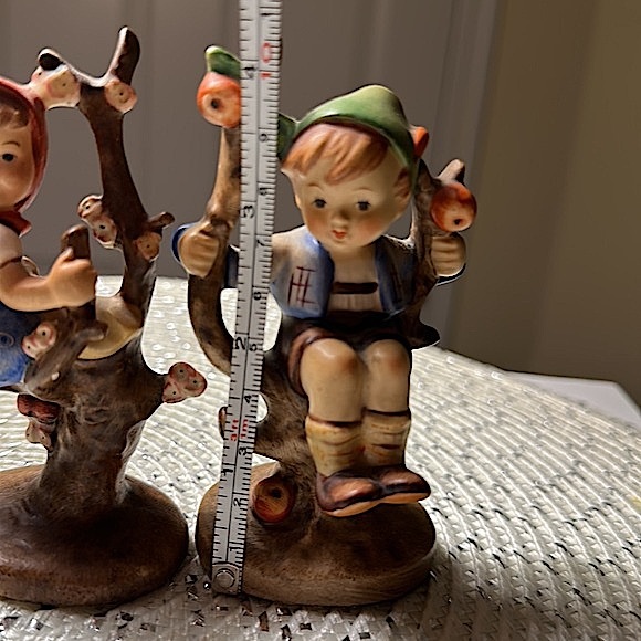 VINTAGE M.I. Hummel “Apple Tree Boy” & “Apple Tree Girl” Figurines - Picture 5 of 15